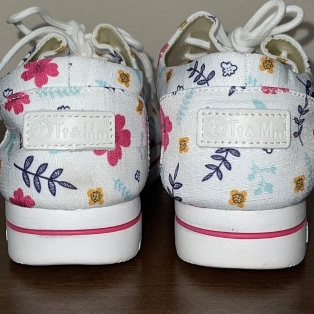 COPY - Tt & Mm Platform Floral Sneakers Sz. 9 like new!